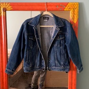 Durable men’s or women’s jean jacket